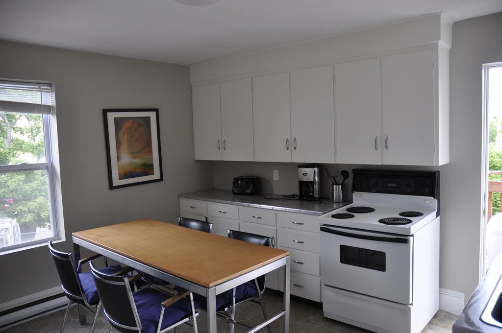 Moncton Suites - Apartments Across Georges Dumont Exterior foto